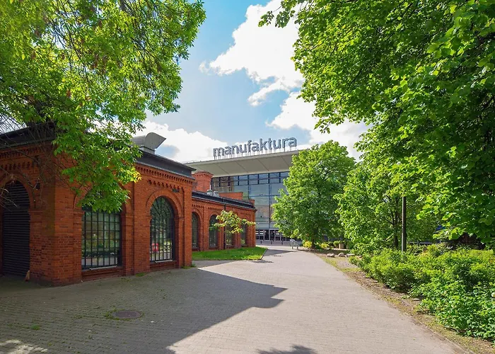 Lodz4Rent - Premium Apartments 9,7 - Manufaktura D77 Parking - Wiosna 2025