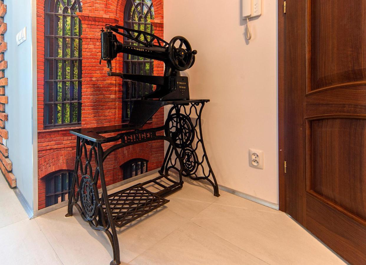 Lodz4rent - Premium 9,7 - Manufaktura D77 Parking - 2025 Apartment