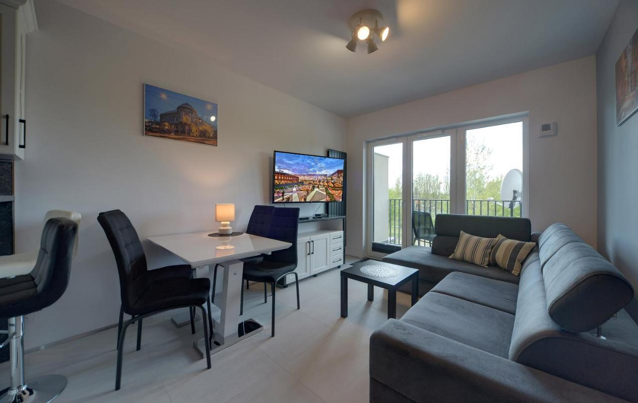 Lodz4rent - Premium 9,7 - Manufaktura D77 Parking - Wiosna 2025 Apartment *