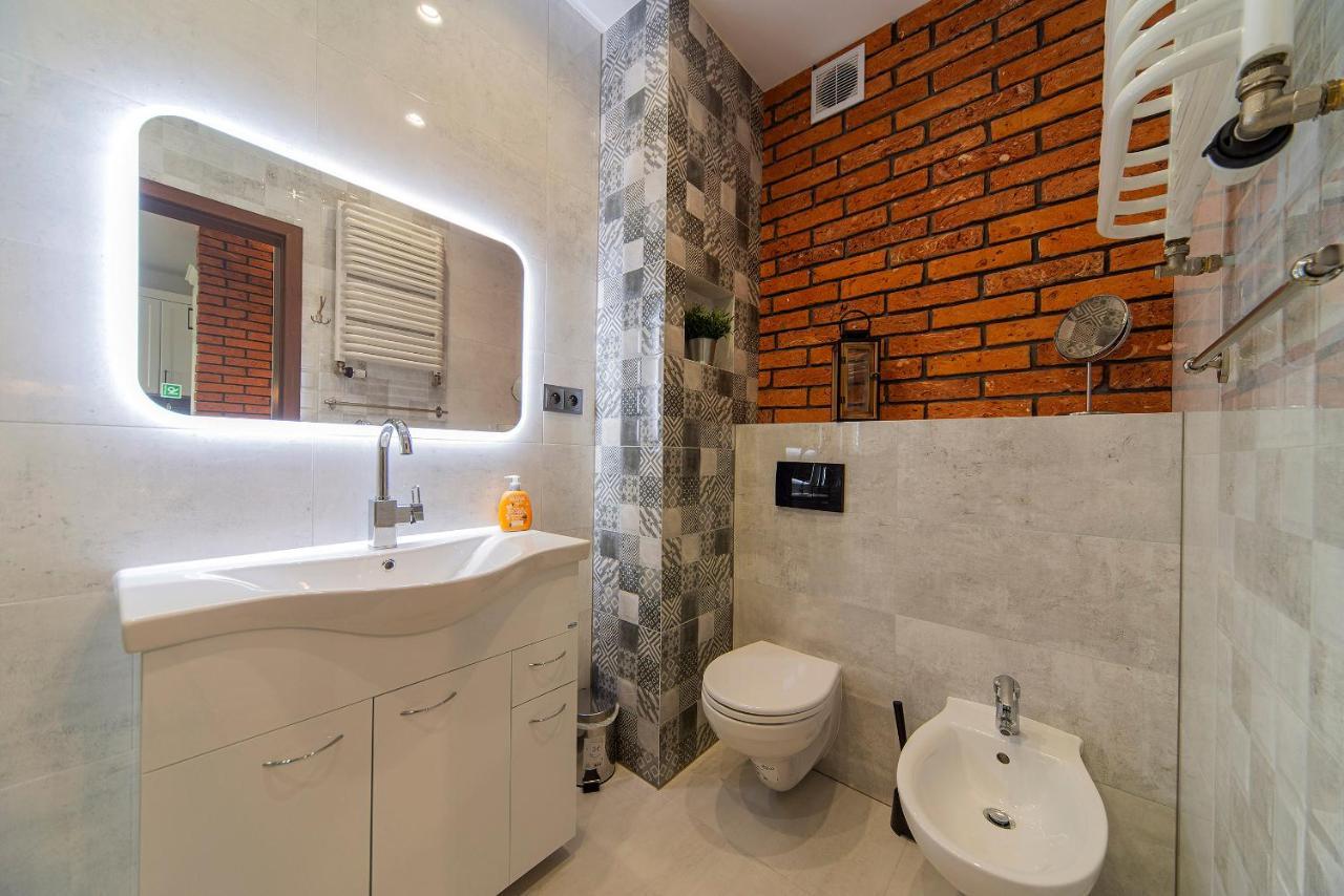 Apartment Lodz4rent - Premium 9,7 - Manufaktura D77 Parking - Wiosna 2025 *